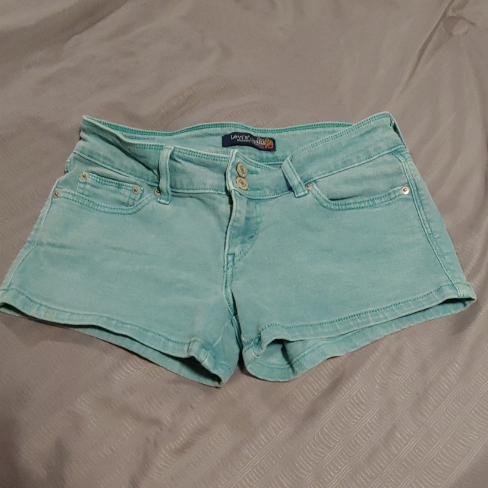 Levi's short shorts.